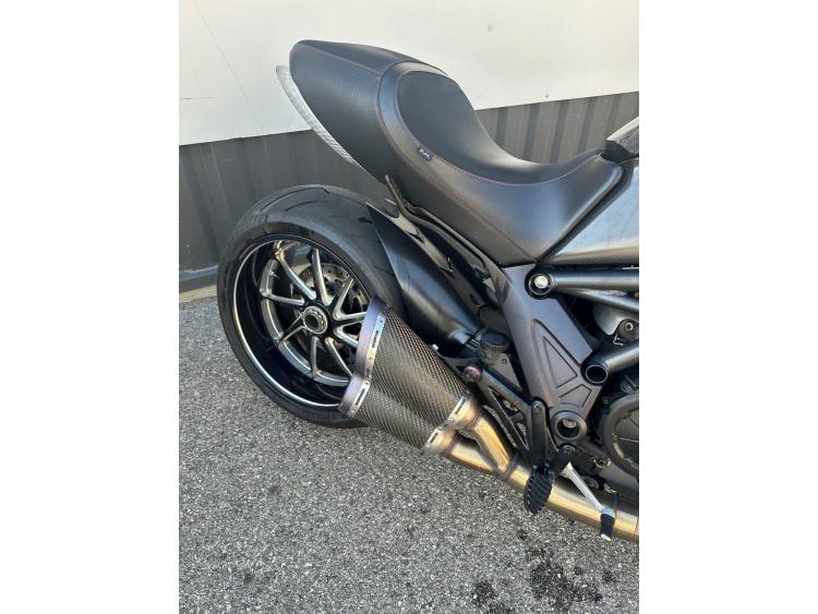DUCATI DIAVEL CARBON
