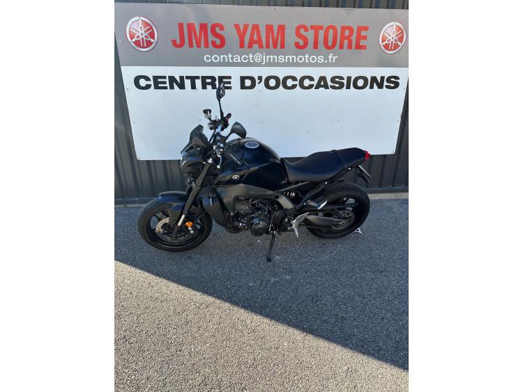 YAMAHA MT-09