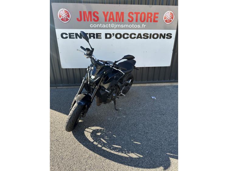 YAMAHA MT-09